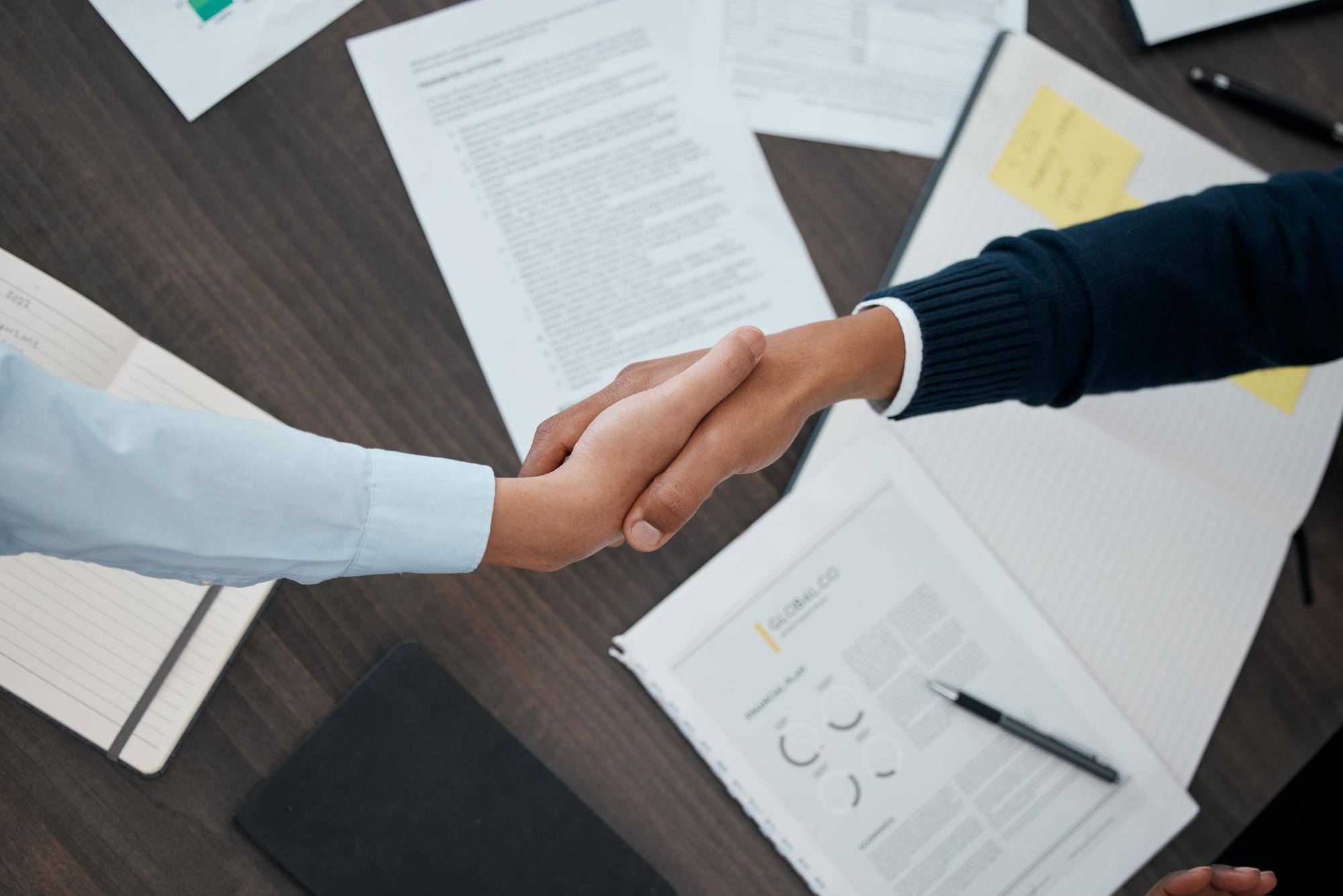 Kontrakt b2b co to jest i na czym polega współpraca biznesowa?