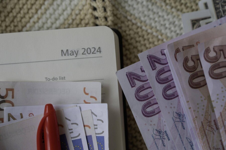 Potrącenia z wynagrodzenia jak wpływają na Twoje zarobki w nowym okresie